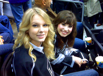 Taylor Swift, Demi Lovato Taylor Swift, Demi Lovato